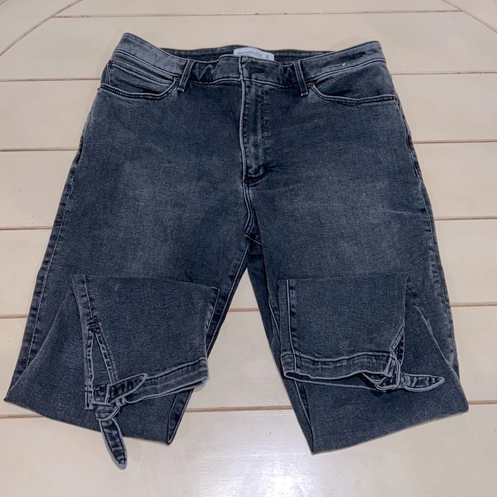 Abercrombie &Fitch 32 high rise super skinny ankle denim super stretch Bows jean